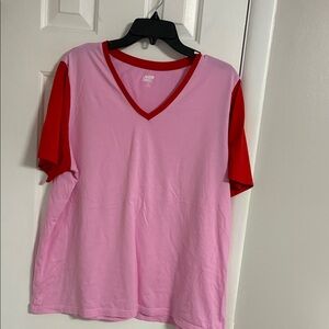 Lands End colorblock v-neck T-shirt